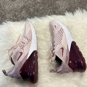 Women’s 8 Nike training shoes